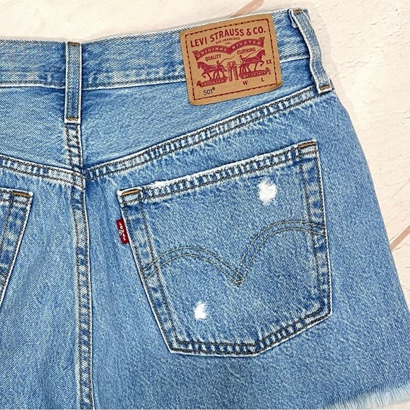 Levi’s 501 High Rise Button Fly Distressed Cutoff Rigid Denim Jean Shorts - Picture 5 of 9